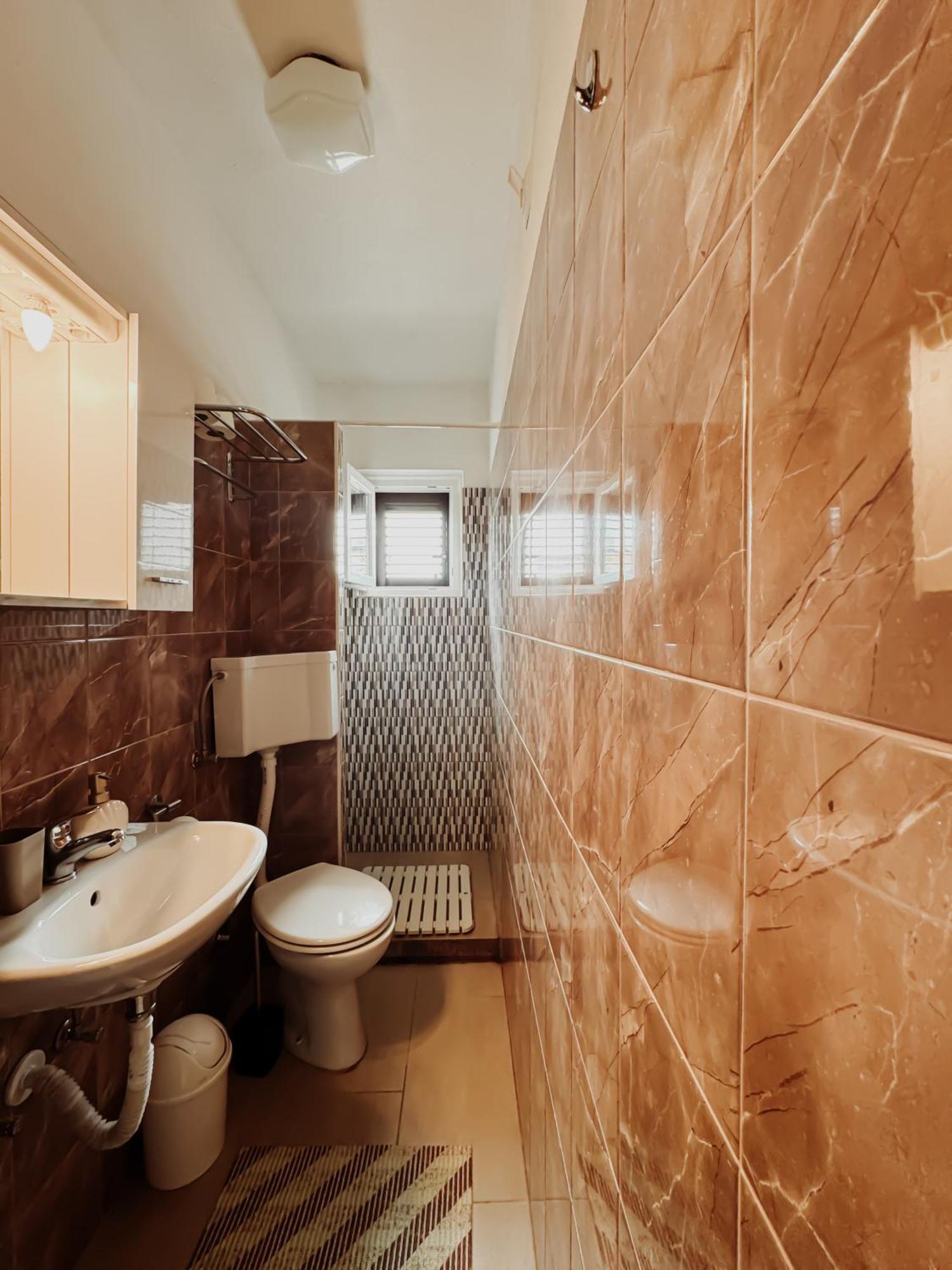 Apartament Vili Apartment *