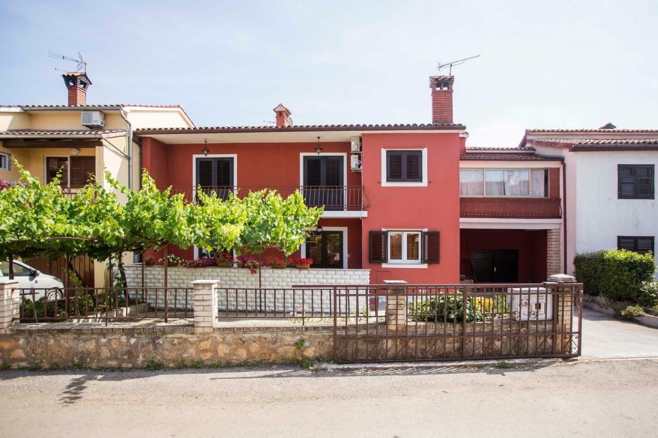 Apartament Vili Apartment